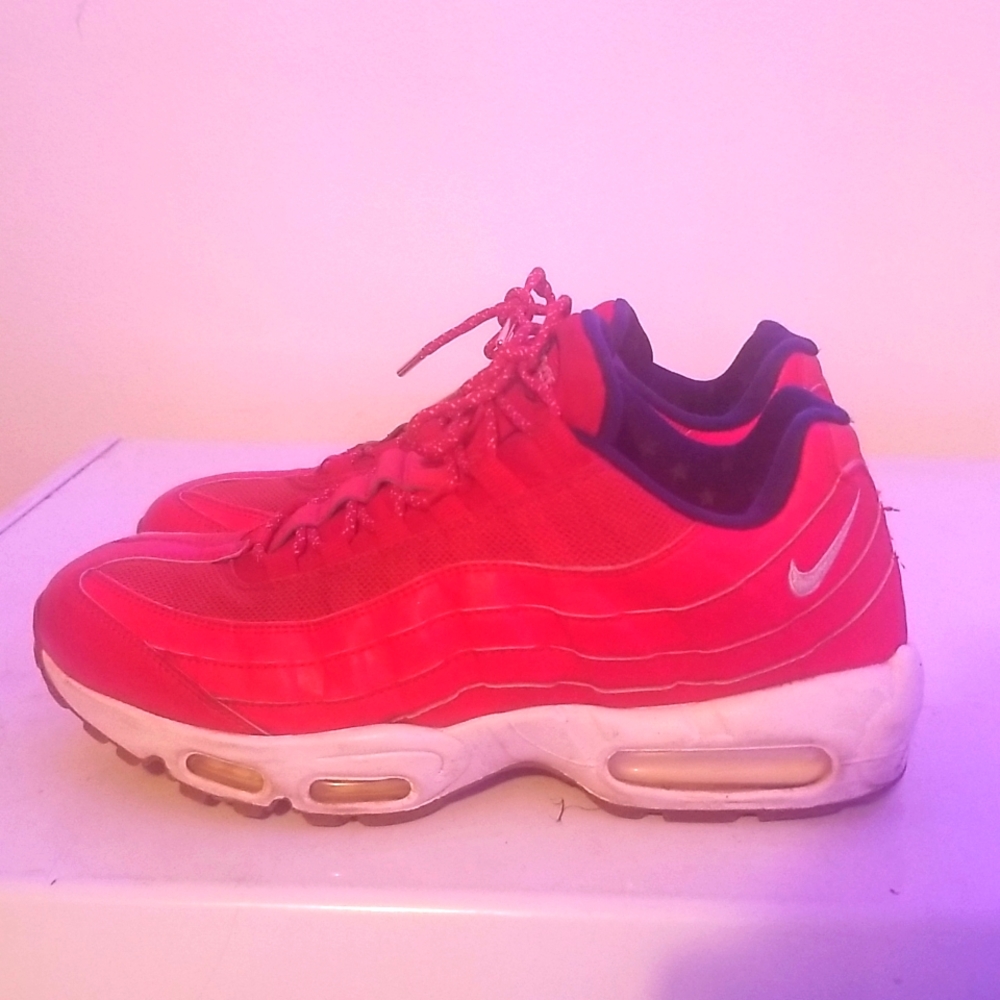 Nike shies